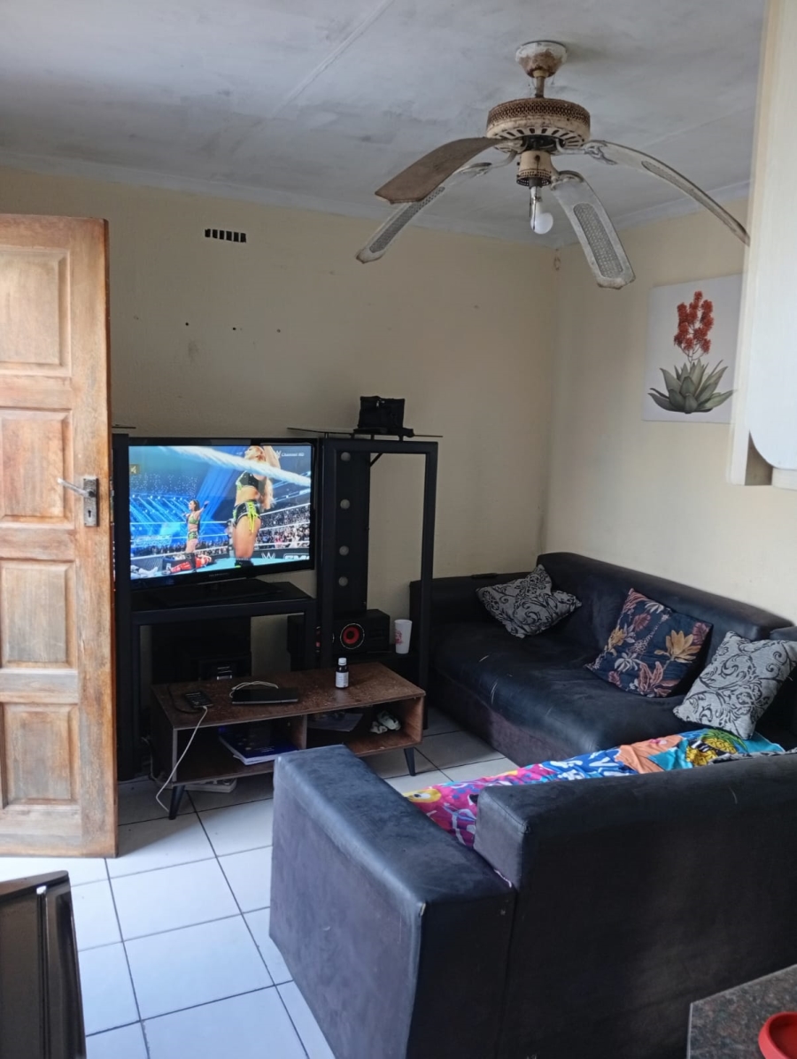 3 Bedroom Property for Sale in Mandela Park Western Cape